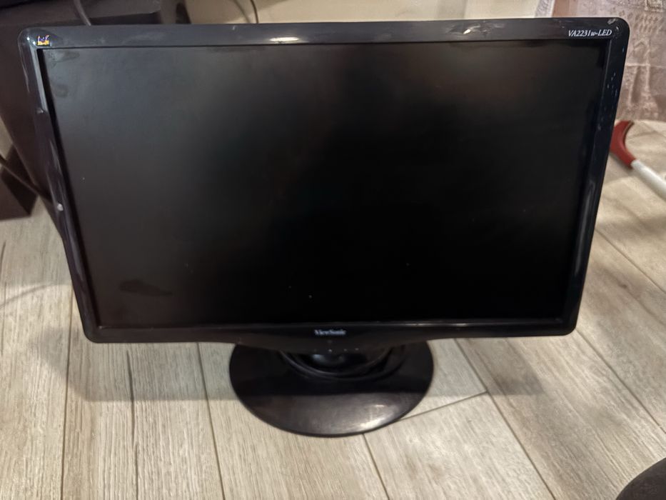 Офисный ПК подходит для старых игр 4 ядра 8 озу 1000hdd 22“ монтор