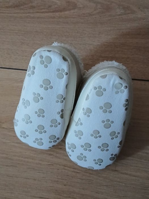 Buciki niemowlęce 18
