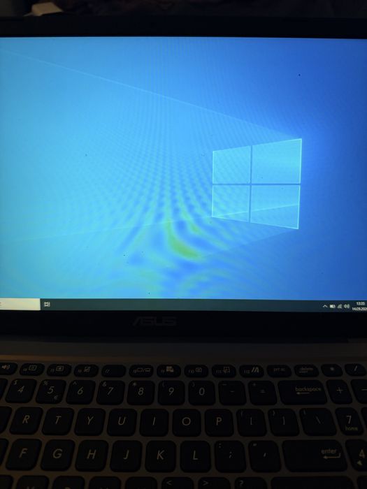 Laptop ASUS i3-1115G4 8GB stan idealny jak nowy