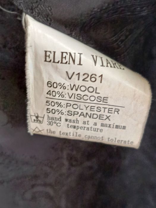 Чорне вовняне пальто з красивими гудзиками L-XL