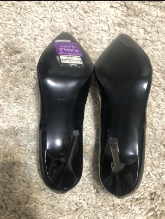 Продам жіночі туфлі GUESS