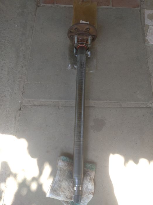 Ступиця в зборі з пів віссю. Спрінтер Дельфін. 316.2013року