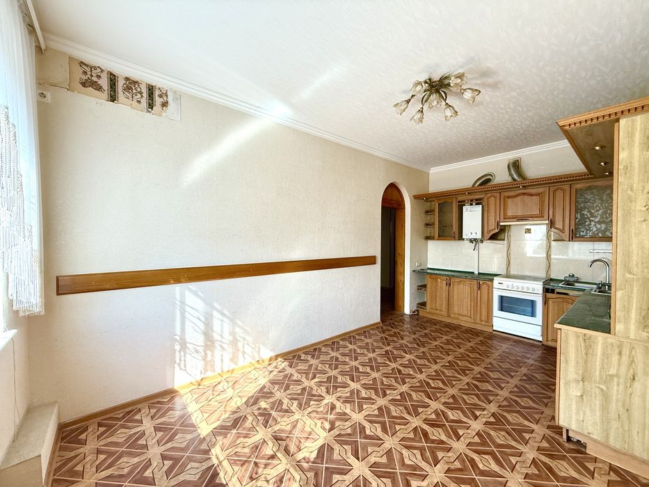 Продається будинок в космічному мк-ні