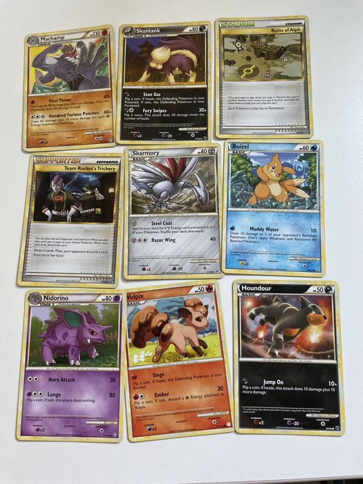 Cartas Pokémon diversos anos