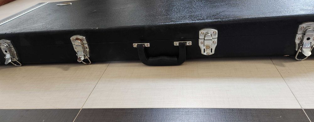 Hard case caixa rija para les paul o Stratocaster