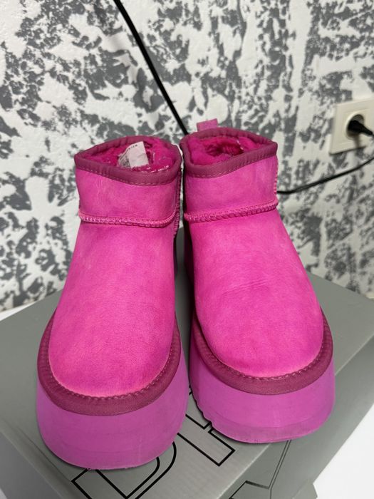 Угги теплые розовые ) оьуты раза 4 качество отдичное