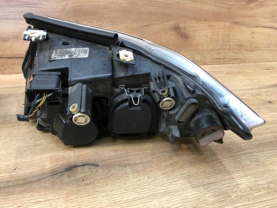 Lampa/reflektor przedni lewy prawy BMW E90 przed lift