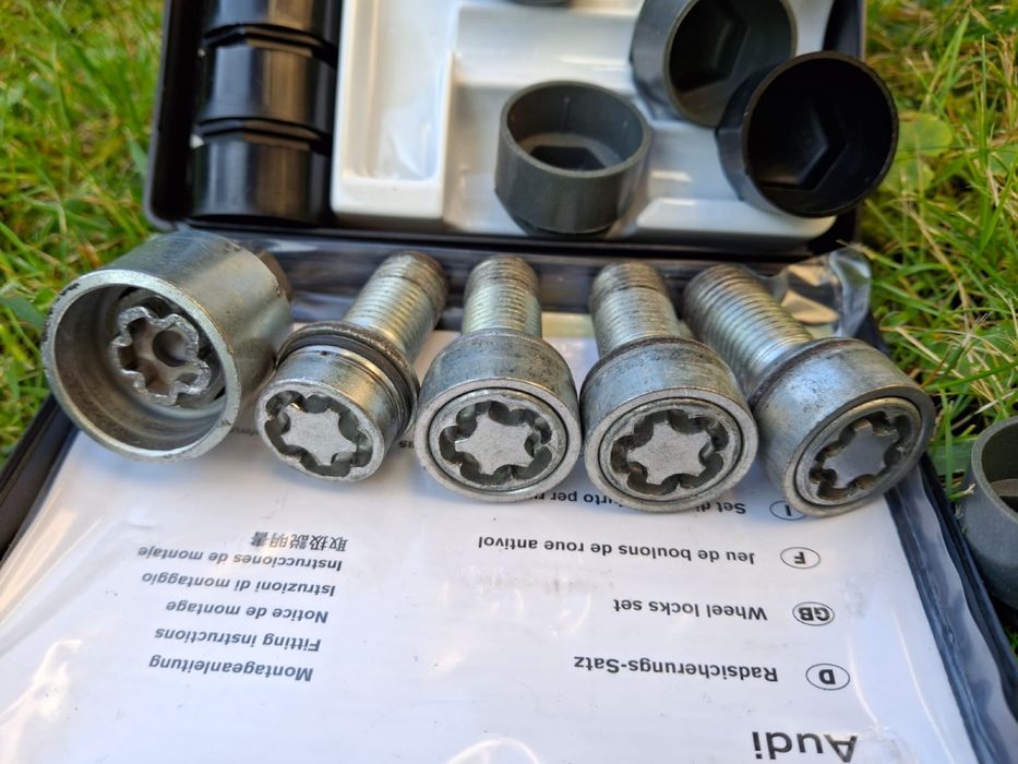 Audi wheel lock set
