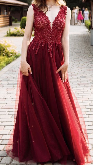 Вечірня, випускна сукня.