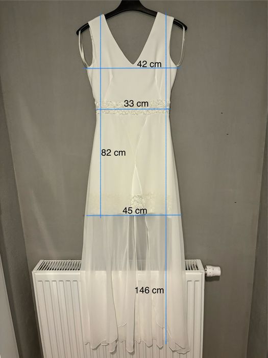 Biała sukienka z trenem