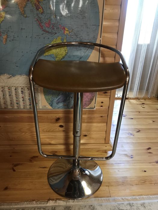 Стільці для бару