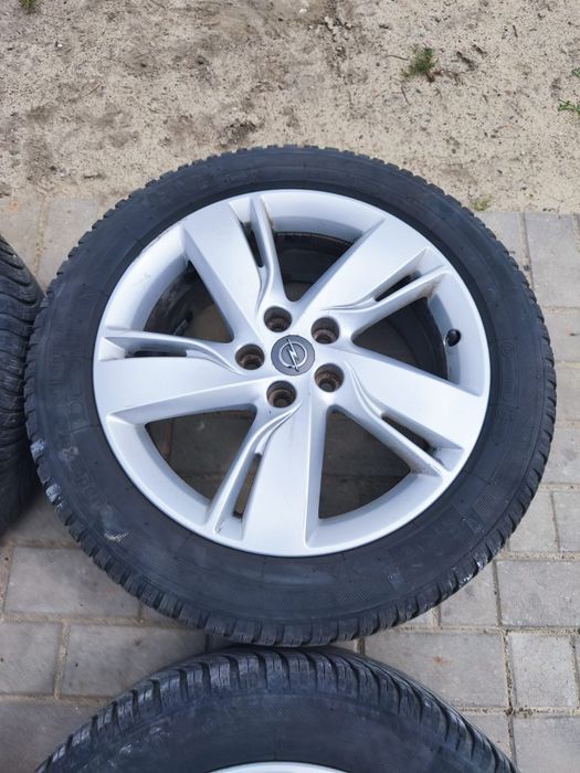 Felgi z oponami 5x105 Opel Astra J benzyna.