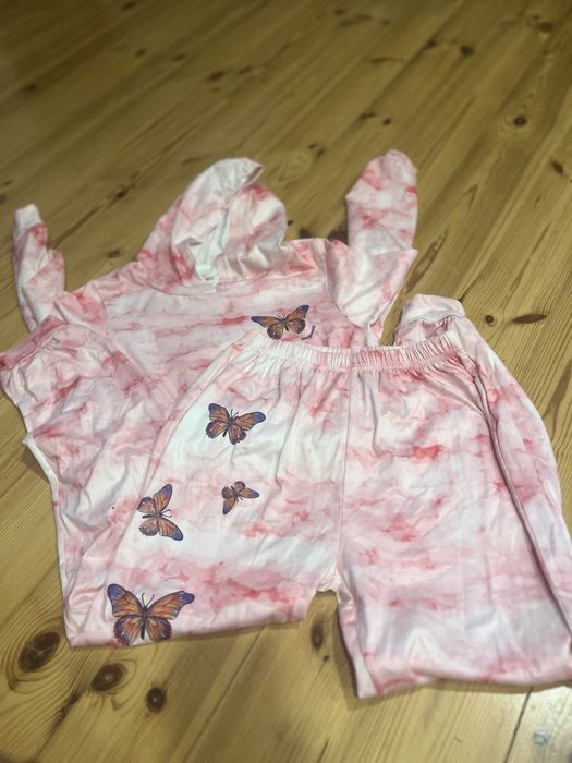 Dres dla dziewczynki 140