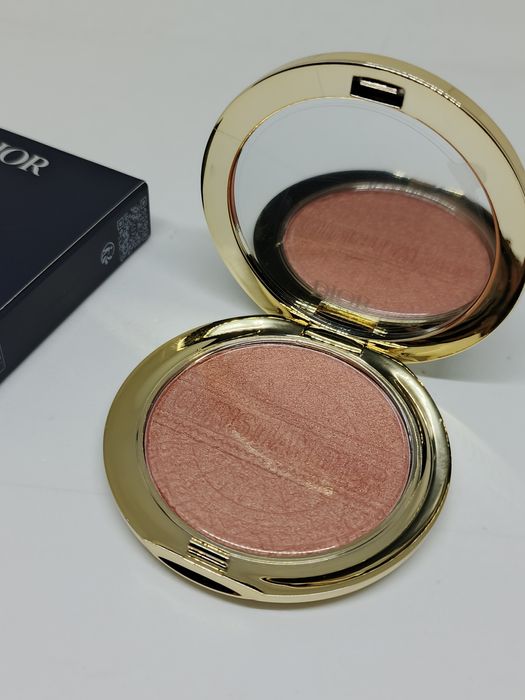 Dior Forever Couture Luminizer 002 Corail Lumière – edycja limitowana,