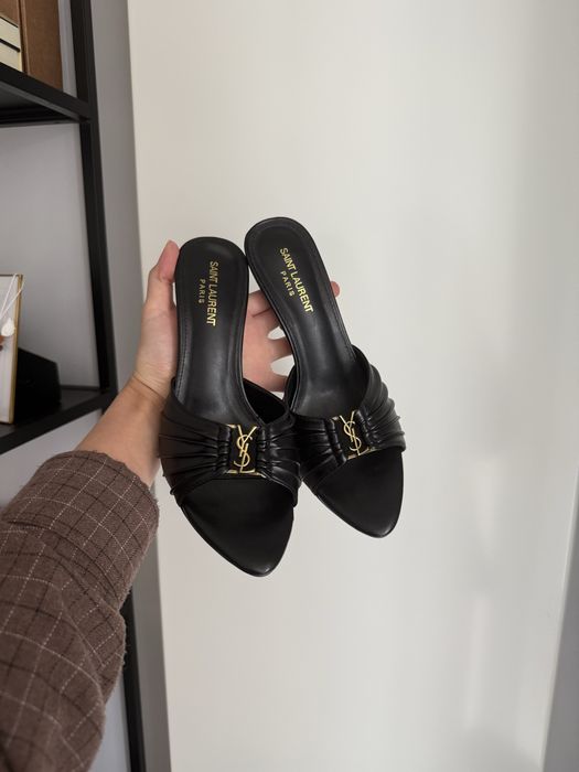 Buty na obcasie Saint Laurent Babylone Mules