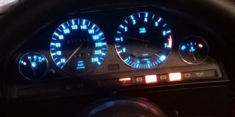 Приладова панель BMW e30 рестова