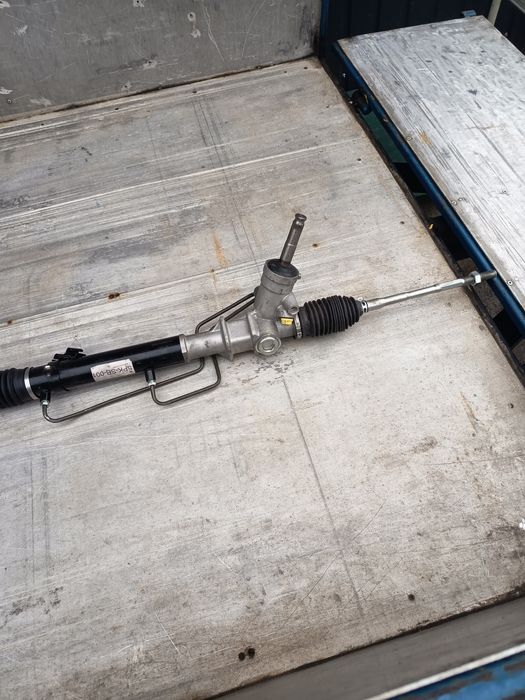 Продам рулевую рейку Субару форестер