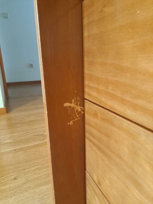 Secretária e cadeira de escritório
