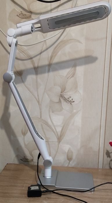 Продам LED лампу