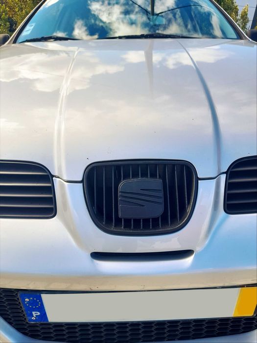 Grelha Frontal Seat Leon/Toledo Cupra 1M 2000 (Com e sem símbolo)