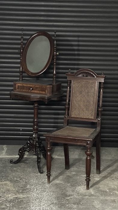 Toaletka z lustrem plus krzeslo antyczne