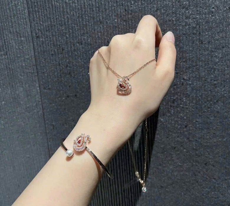 Набір браслет та сережки Swarovski iconic