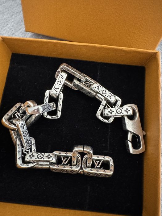 Pulseira de Corrente "Monogram Links" – Estilo Prateado Envelhecido – Com Caixa