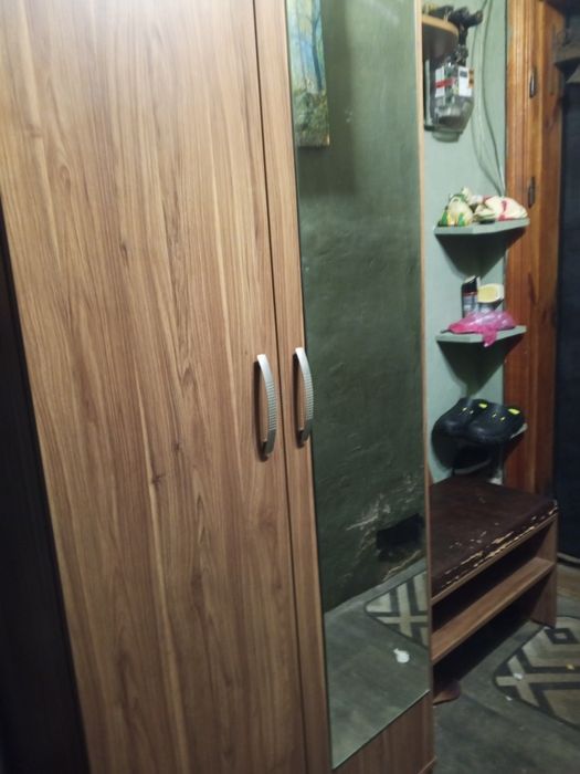 Продам шкаф прихожая с вешалкой, самовывоз метро Нивки