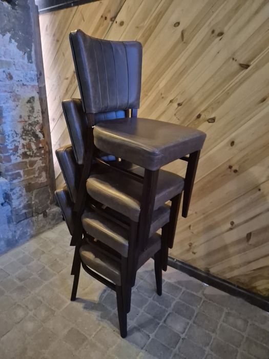 12x Krzesła ze skóry naturalnej FAMEG + hoker | Restauracja | Jadalnia