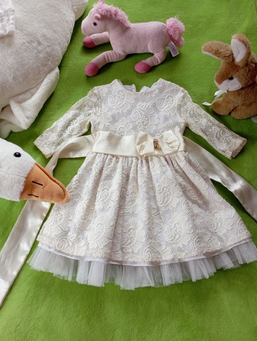 Одяг на дівчинку 2-4 роки