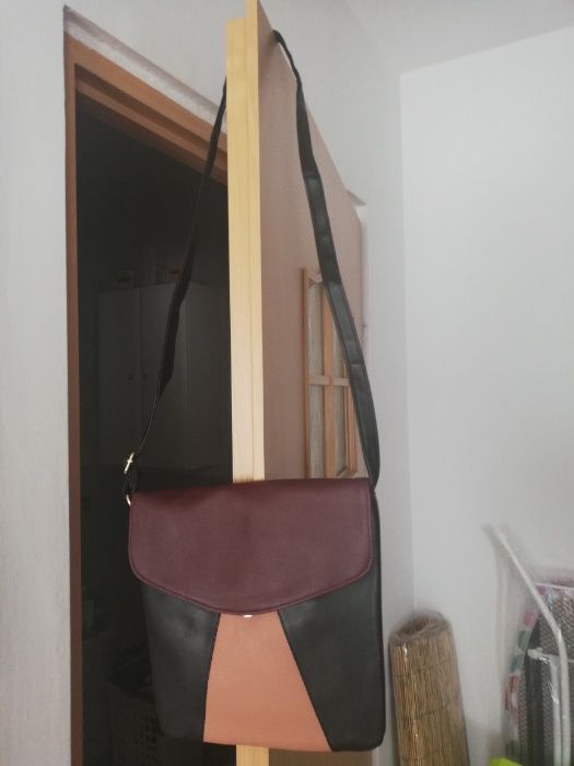 Avon Torebka Abree Colorblock Cross body