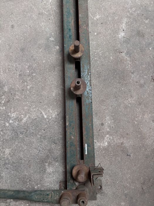 Máquina de moldar ferro manual