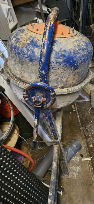 Sprzedam betoniarkę 230V – używana, sprawna