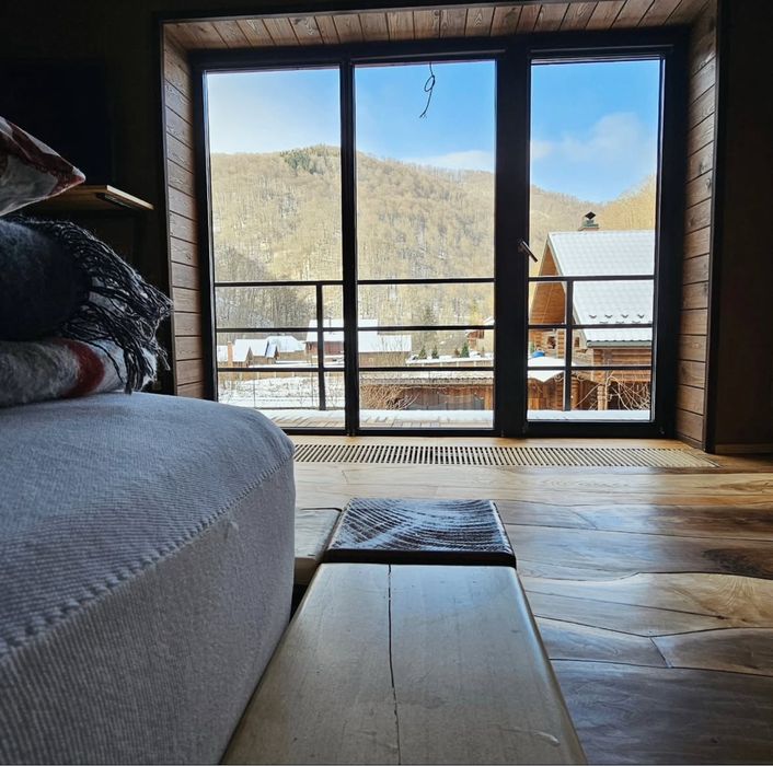 Будинок в горах подобово ”Soloma house” , чан на березі гірської річки