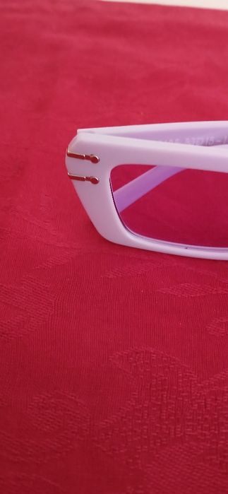 Óculos de sol Moche, novos