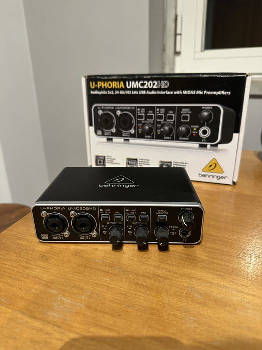 Behringer U-Phoria UMC202hd