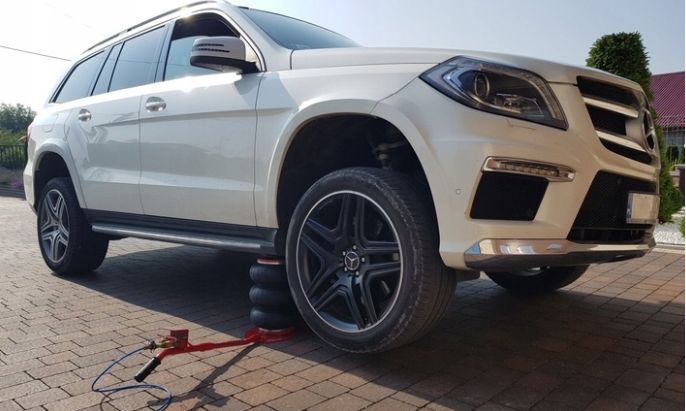 Podnośnik pneumatyczny bałwanek 3,5T ŻABA + wąż gumowy 5m