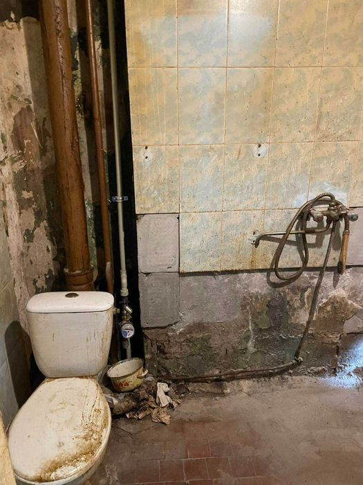 Продам 1 комнатную Тополь 2 под ремонт