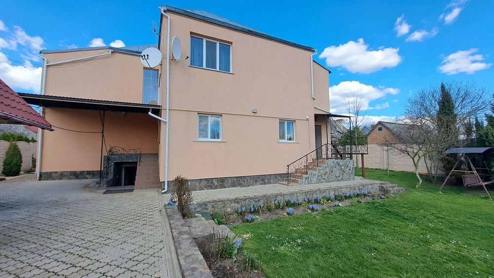 Продаж 2 поверхового будинку
