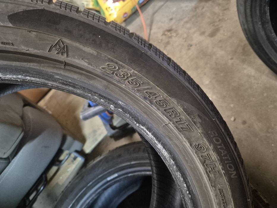 Godride sw608 winter 235/45/17 komplet
