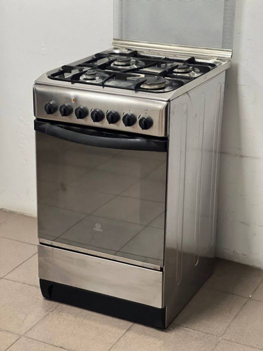 Плити Газові  з Європи Beko    CSE52320DW