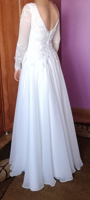 Suknia ślubna z długim rękawem