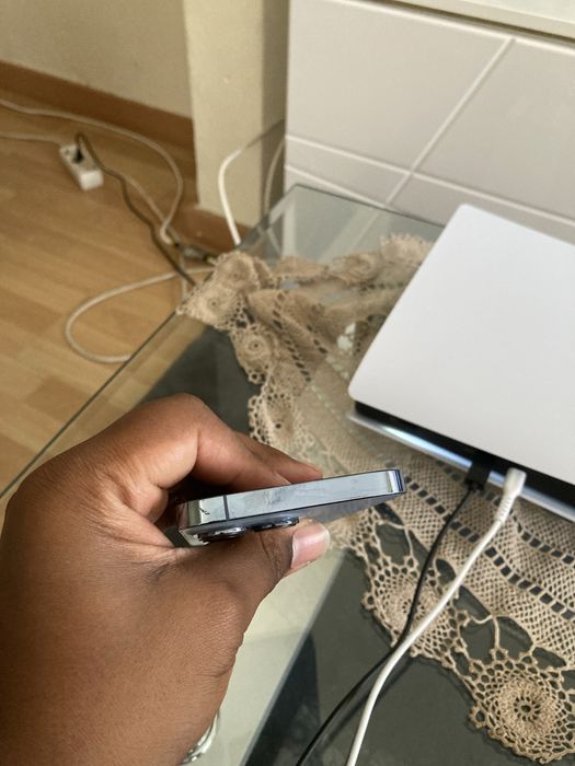 Iphone 13 pro usado em estado novo, so a bateria que nao e original mas , esta em 100%, tudo bem funcional
