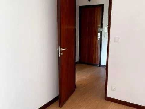 Apartamento T1, Rua Miguel Bombarda