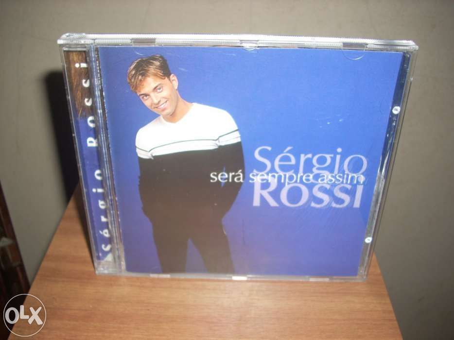 35–40 CDs of Portuguese popular music. Originals. New.