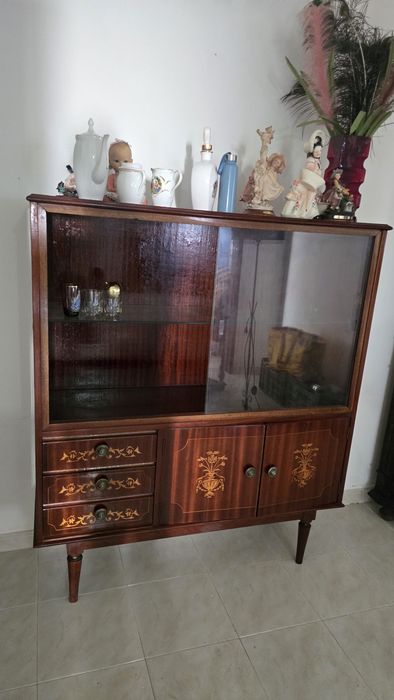 Móveis antigos, conjunto
