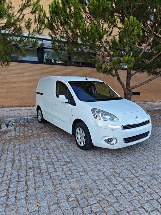Peugeot Partner 1.6 hdi  3 lugares ( 2014 )