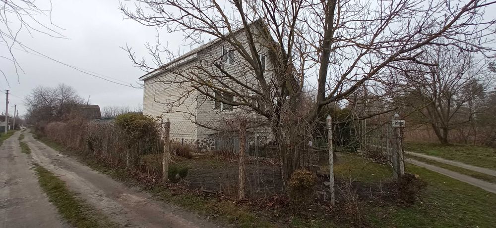 Продаж будинку,дачі