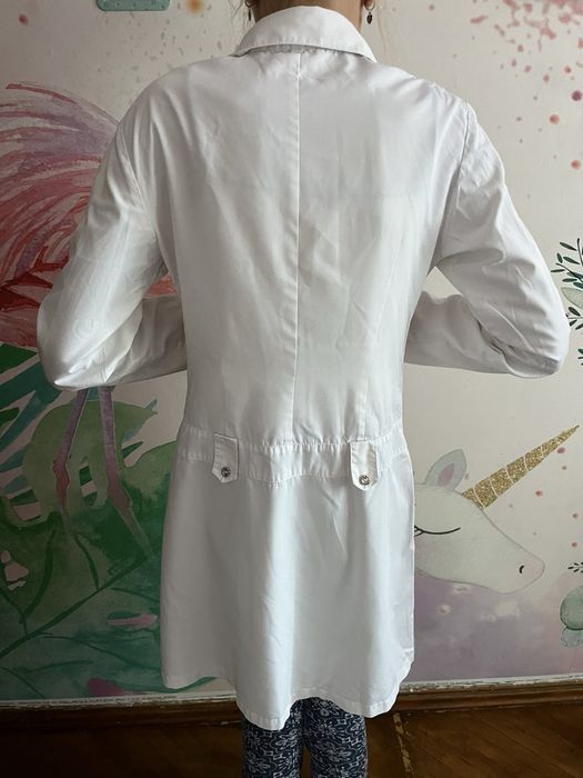 Медичний халат вишитий вишиванка