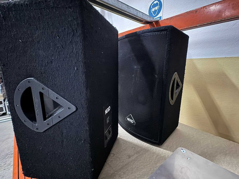Par de Colunas Profissionais NEXO - 500W Peak - Som Profissional